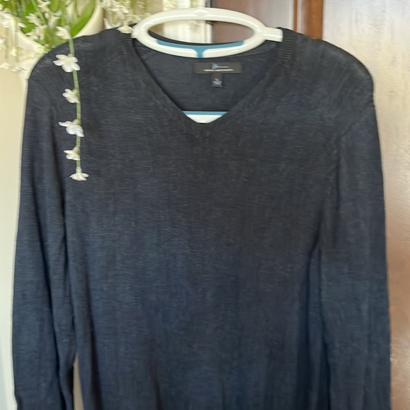 Marc Anthony Mens Pullover V-neck Sweater NWOT Size Large - Picture 2 of 7